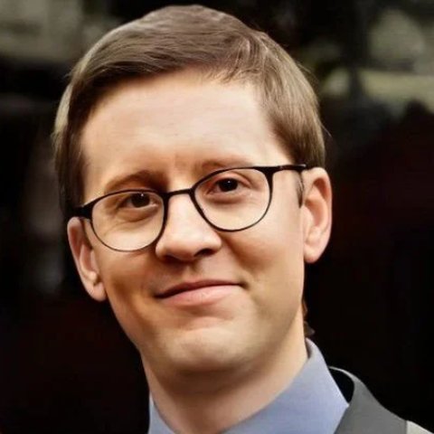 Portrait of Dr Tom Carpenter